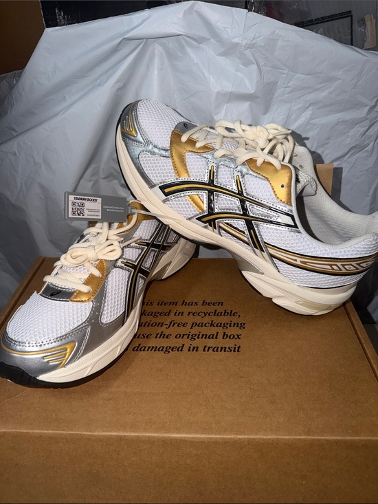 ASICS Men’s White Silver and Gold-Tan Athletic Running Shoes main image 6
